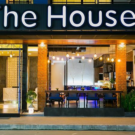 The House Patong Hotel Bagian luar foto