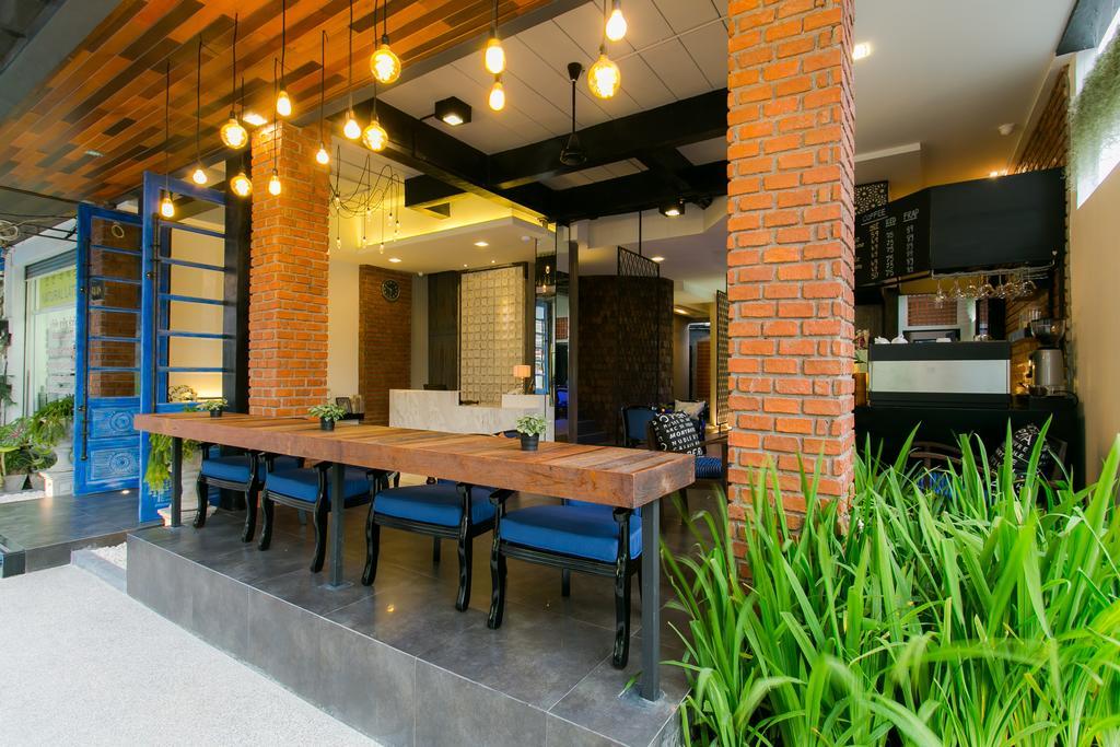 The House Patong Hotel Bagian luar foto