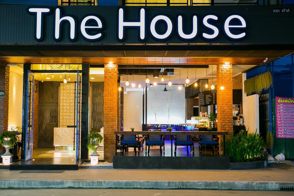 The House Patong Hotel Bagian luar foto